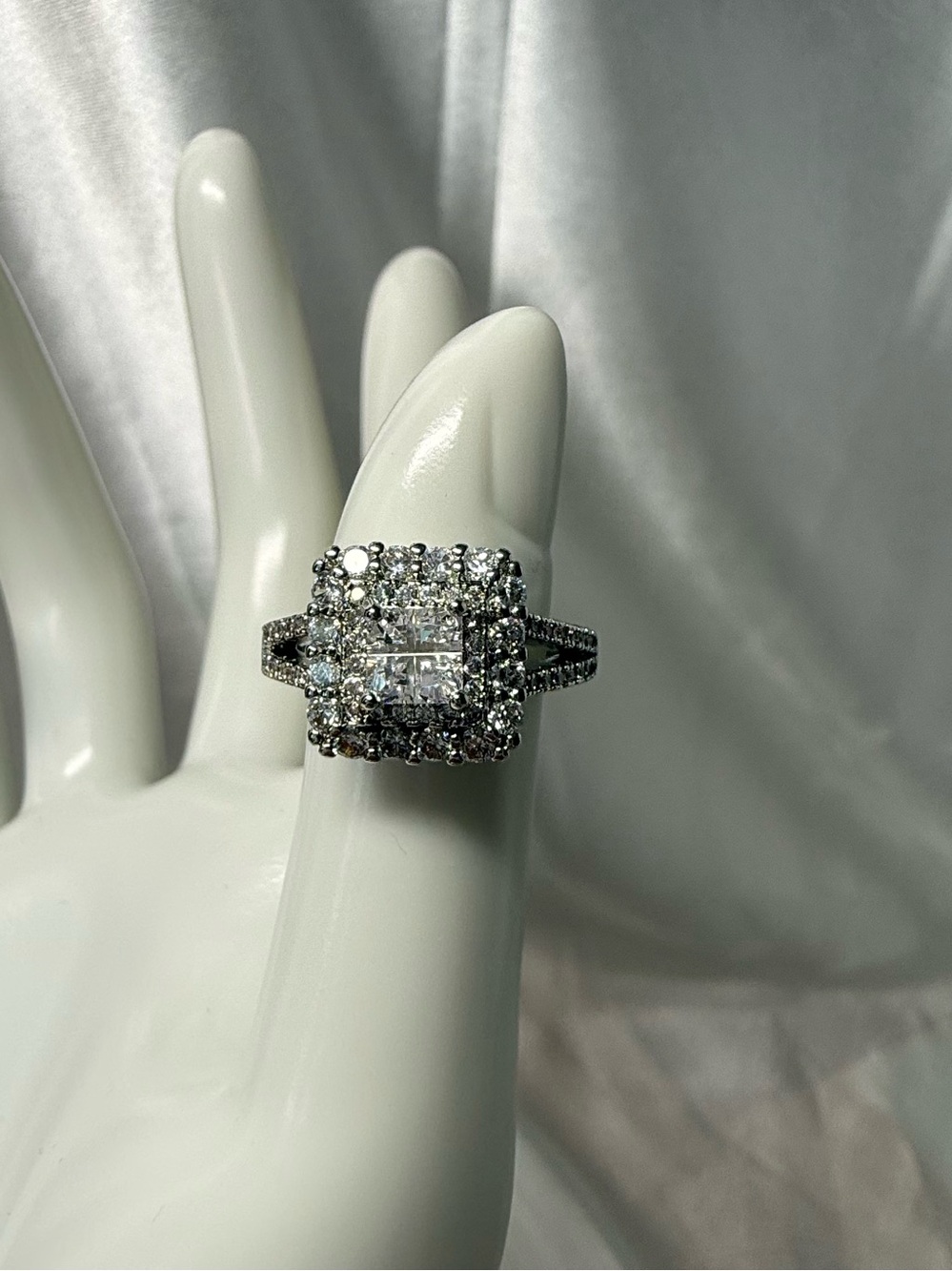 Silver Tone Rhinestone Princess Cut Halo Statement Cocktail Ring Size 7  Elegant